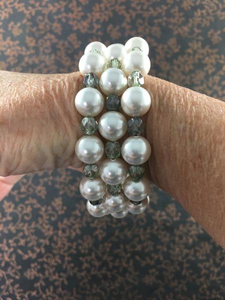 Swarovski Crystal Pearl and Pale Gray/Green Glass Memory Wire Bracelet picture