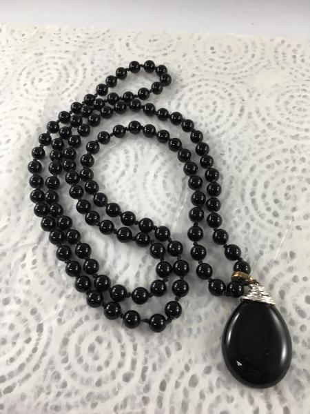Polished Onyx Mala Necklace with Polished Onyx Pendant