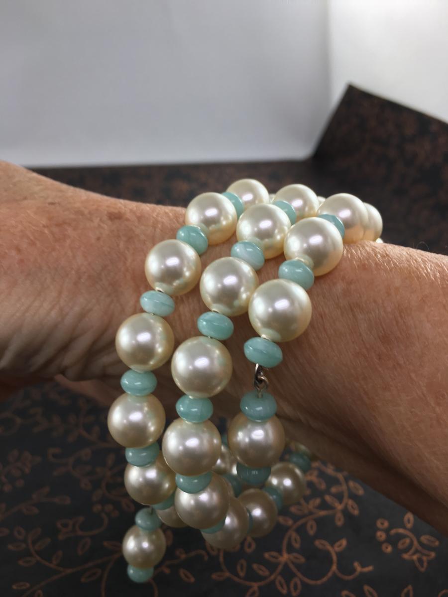 Swarovski Crystal Pearl and Aqua Memory Wire Bracelet picture