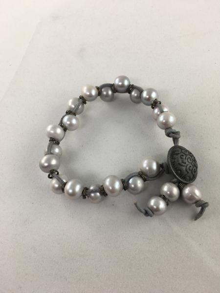 Gray Pearl Bracelet picture