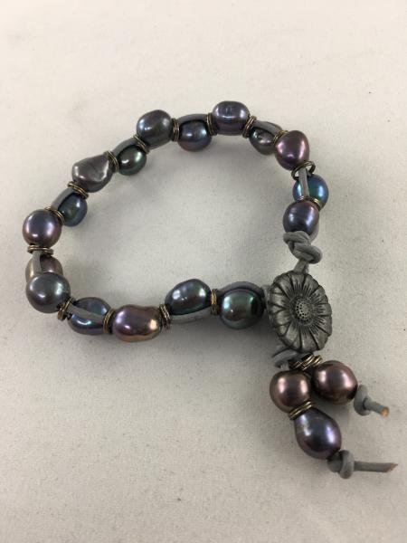 Silvery Peacock Pearl Bracelet