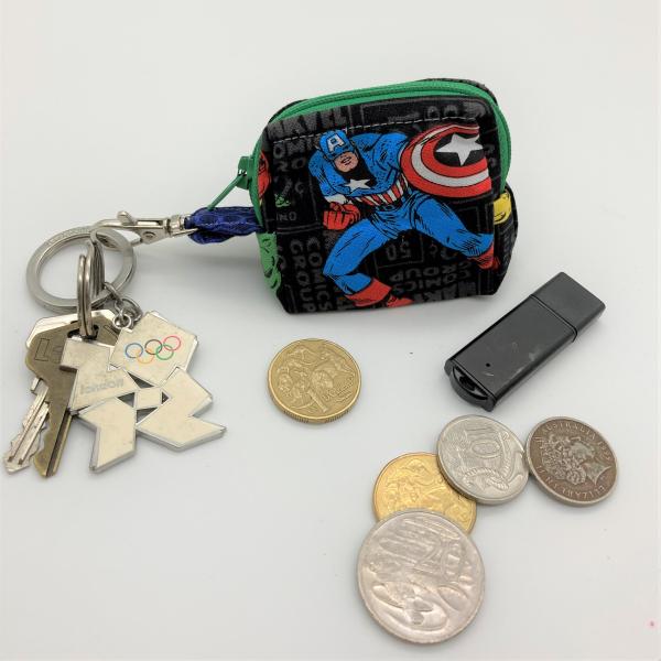 Marvel Universe Boxy keychain pouches picture