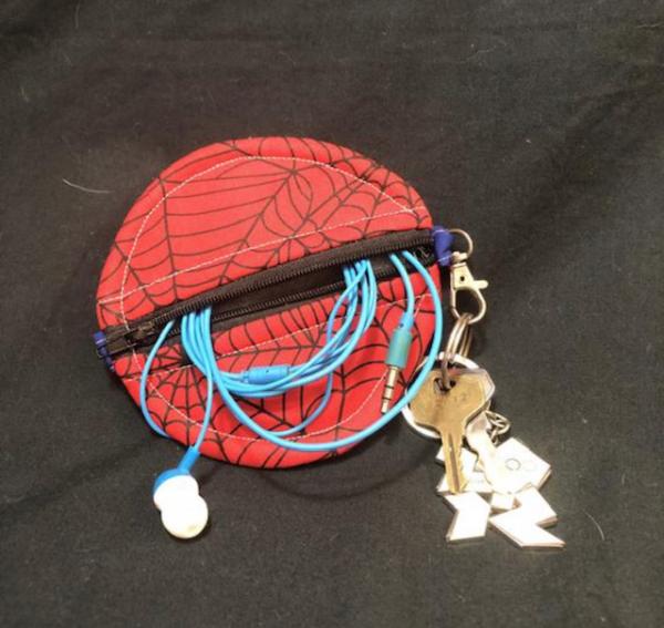 Marvel Universe Round key chain Pouch picture