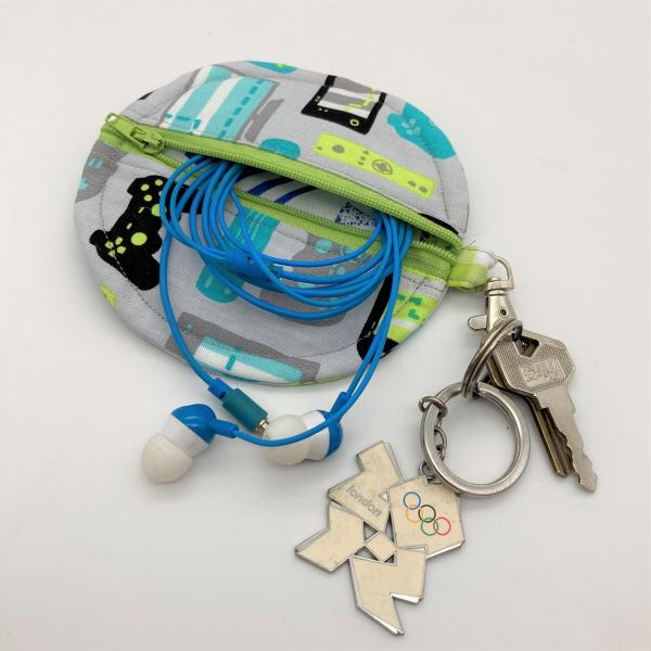 Computer and Arcade Game round keychain pouches picture