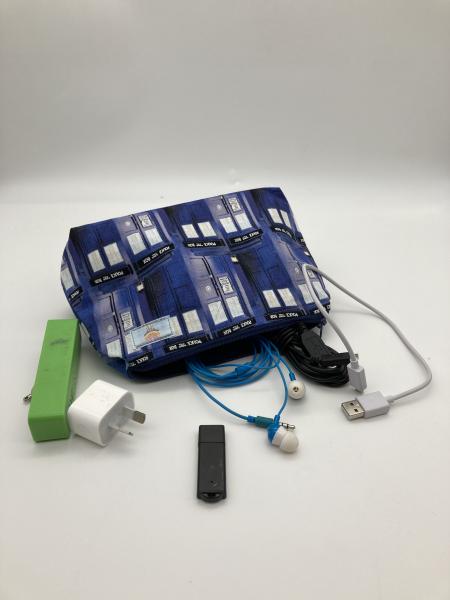 Doctor Who Wide Bottomed Zipper Pouches Small picture