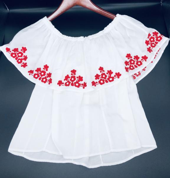 Maki Design - White Embroidered Off-Shoulder Top