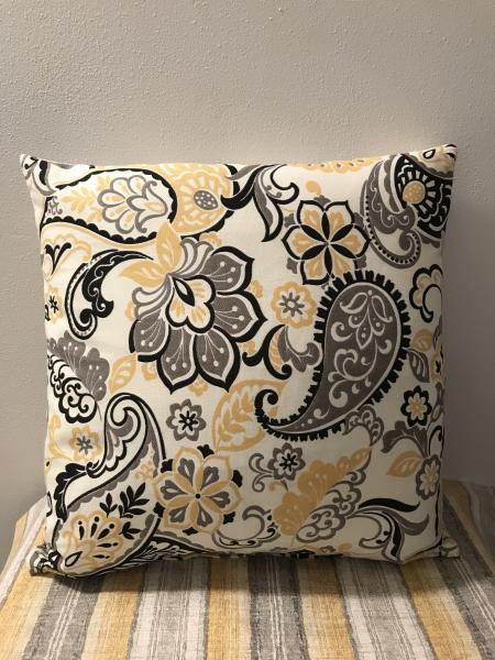 Pillow with Zipper Closure