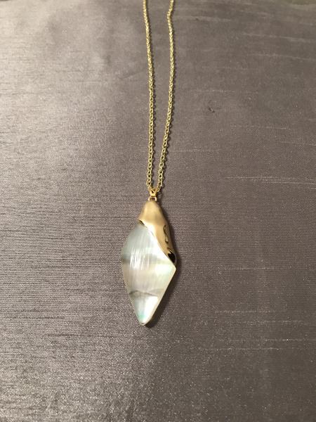 White & gold Necklace