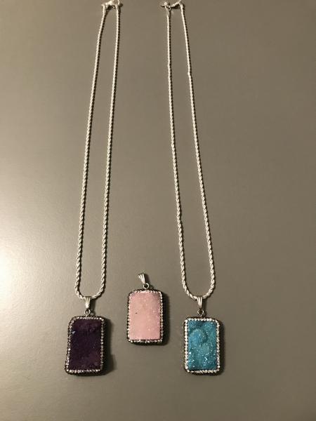 Sterling silver chain & pendant