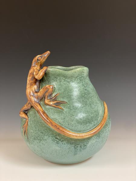 Lizard vase picture