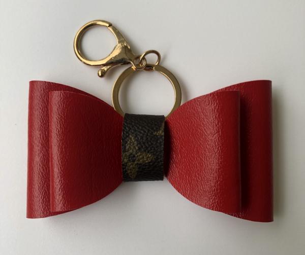 LV Bow repurposed Louis bag accessory picture