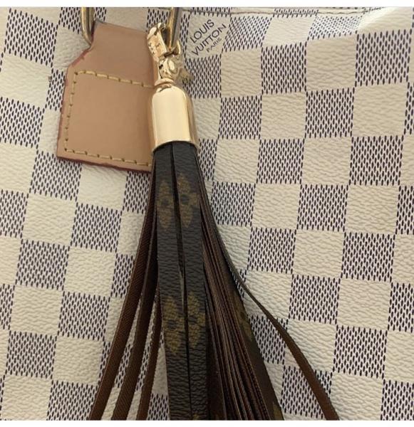 LV Tassel