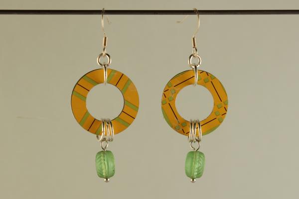 E403 Yellow & Green Tin Ring & Green Glass Bead