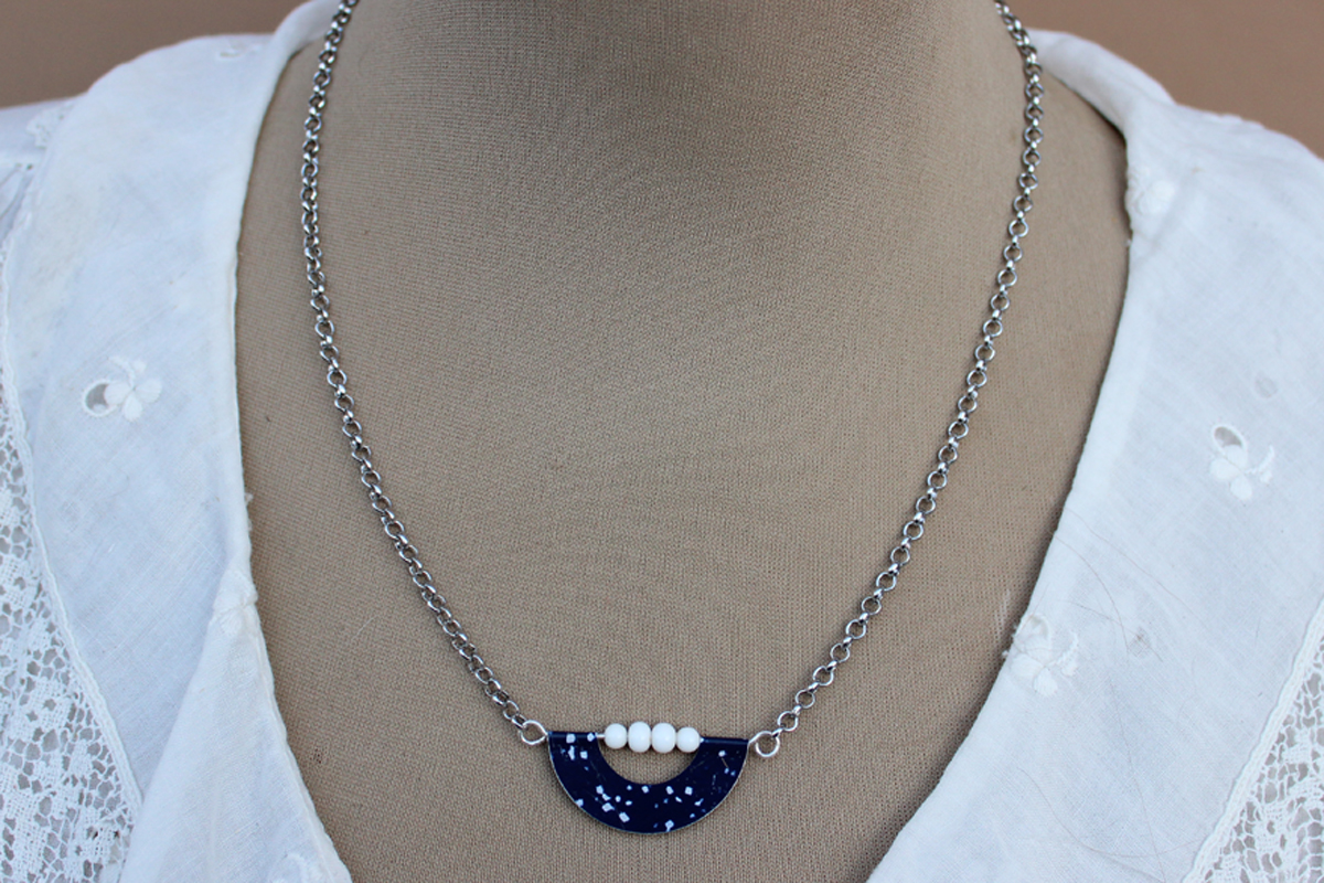 N500 Blue & White Tin Necklace picture