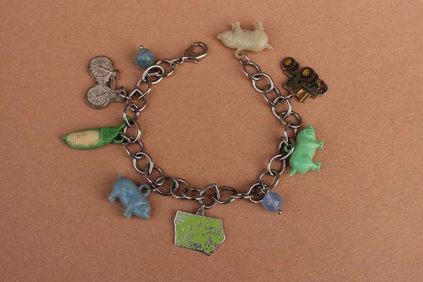 B310 Iowa Charm Bracelet