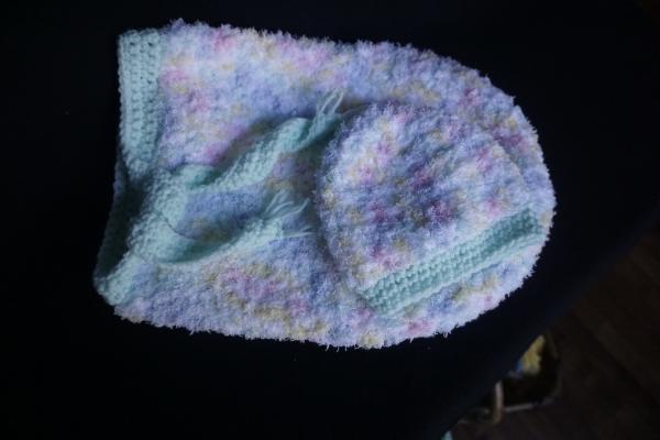 Newborn Bunting and Hat Set picture