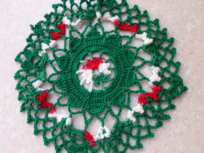 6 inch Green Christmas Doily