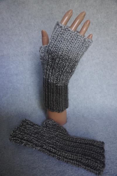 Fingerless Gloves picture