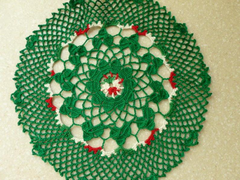 Christmas Doily Green 12 inches picture