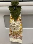 Green Leaf Towel Topper with Autumn Towel