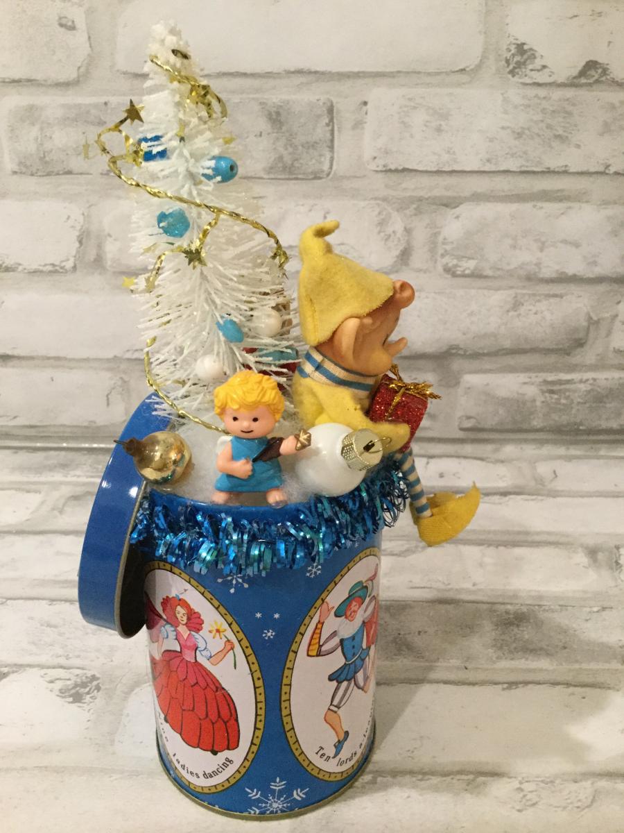 Vintage 12 days of Christmas blue tin picture