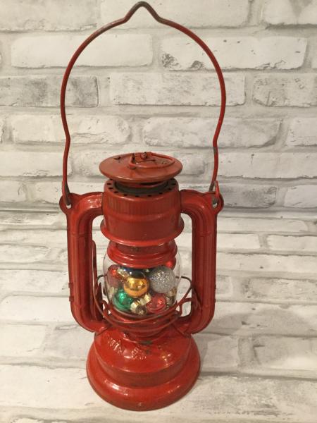Red oil lamp picture