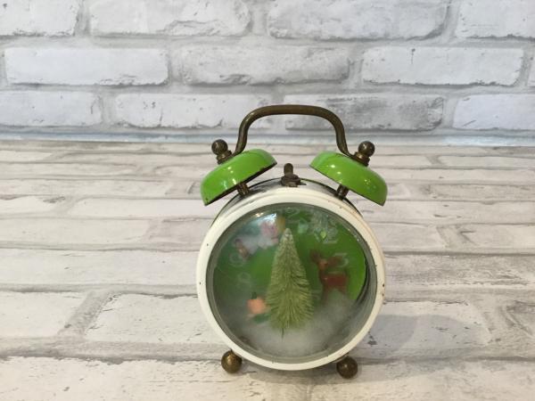 Vintage lime green and white clock.