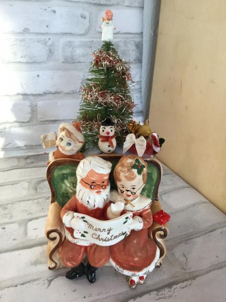 Antique Napco Santa and Mrs. Claus picture