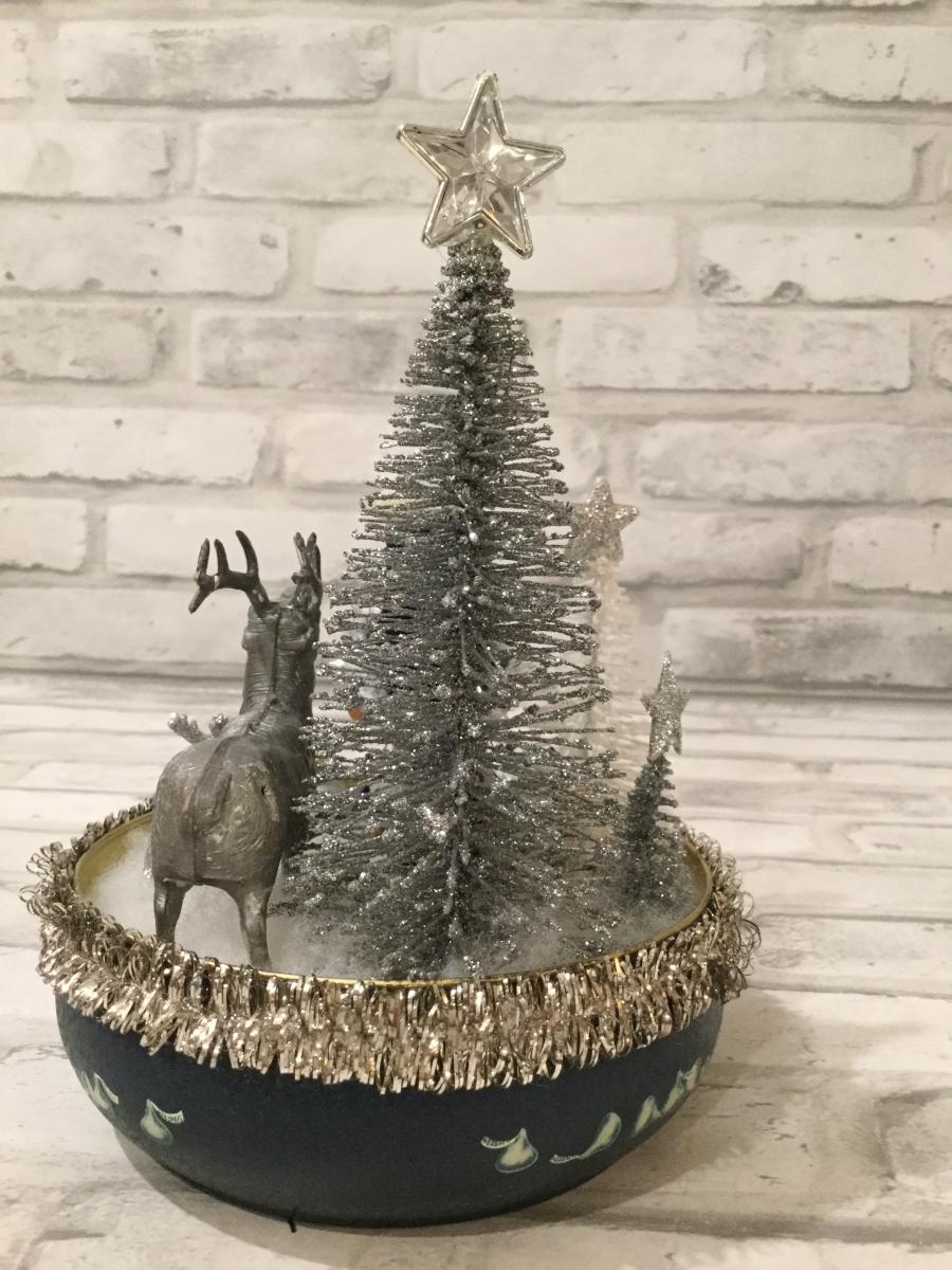 Hershey’s vintage blue low round tin. picture