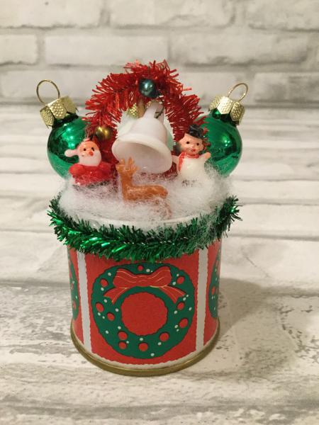 Mini round Christmas tin. picture