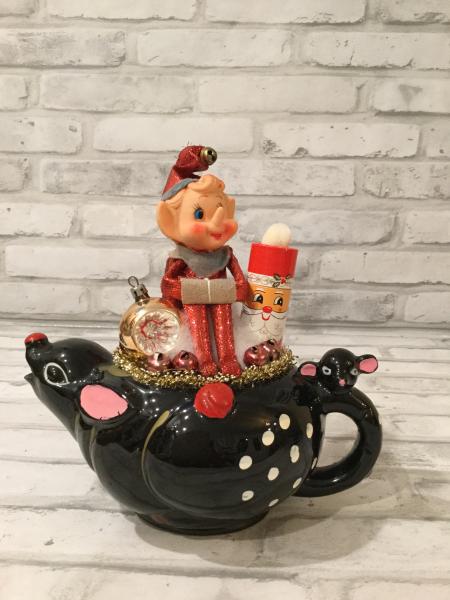 Japan reindeer tea pots picture