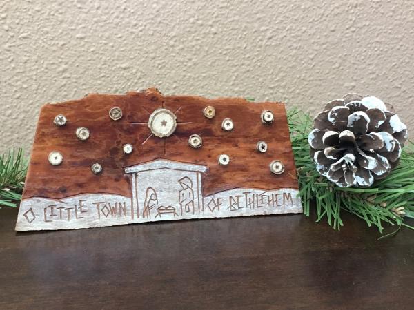 Christmas Nativity Music Box "O Little Town of Bethlehem" with Natural Stars