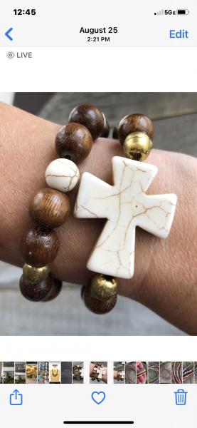 Wood and natural howlite bracelet set picture