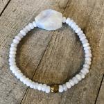 Faceted gemstone and agate stretch bracelet