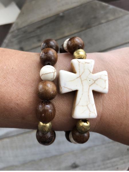 Wood and natural howlite bracelet set