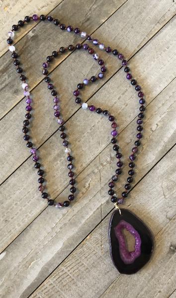 Hand knotted gemstone beaded necklace with beautiful agate pendant picture