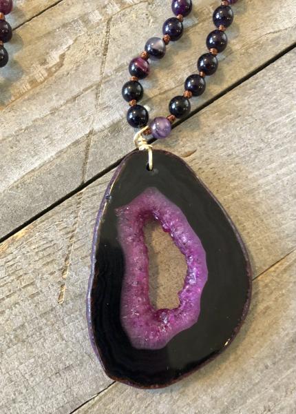 Hand knotted gemstone beaded necklace with beautiful agate pendant picture