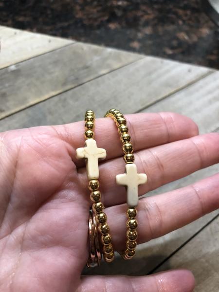 Dainty gold (hematite) and howlite cross bracelet picture