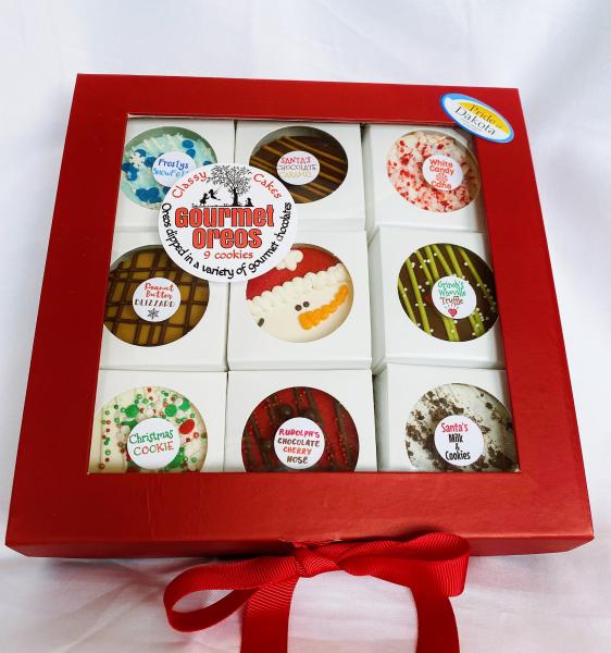 Chocolate Dipped Oreo Gift Box (9 cookies) picture