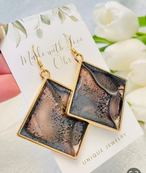 Brown resin earrings