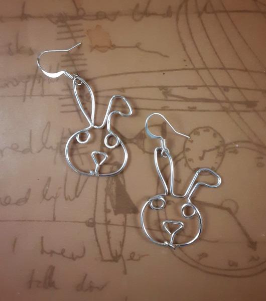 "Rabbit Heads" Wire Earrings picture