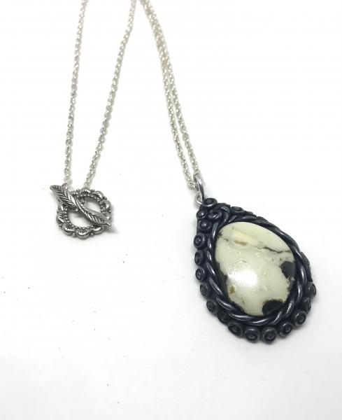Howlite Gemstone Necklace picture
