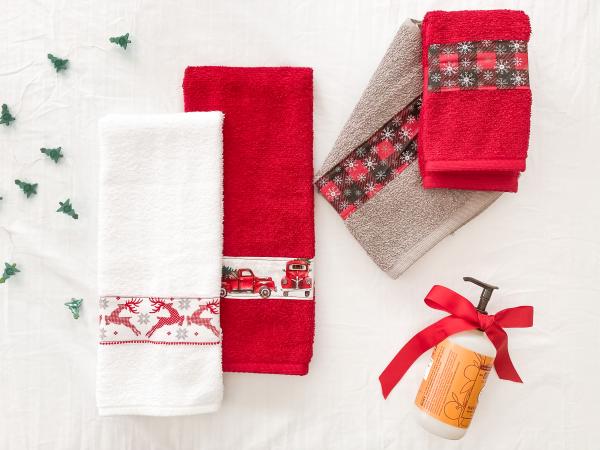 Holiday Hand Towels picture