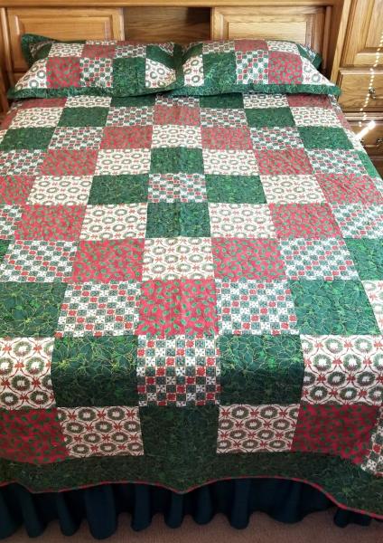 POINTSETTIA and HOLLY QUILT Christmas for Queen Size Bed Holiday Home Decor or Hunter's Lodge picture