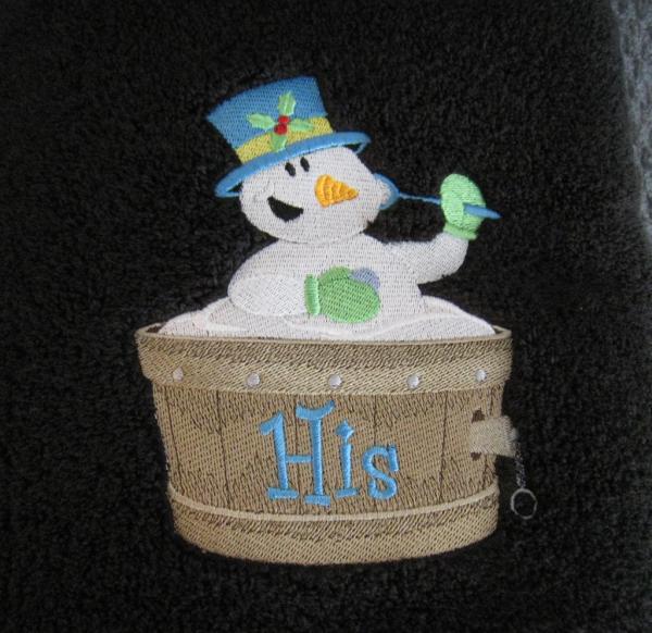 HIS and HERS Snowmen in a Tub 4 Piece Bath and Hand Towel Set picture