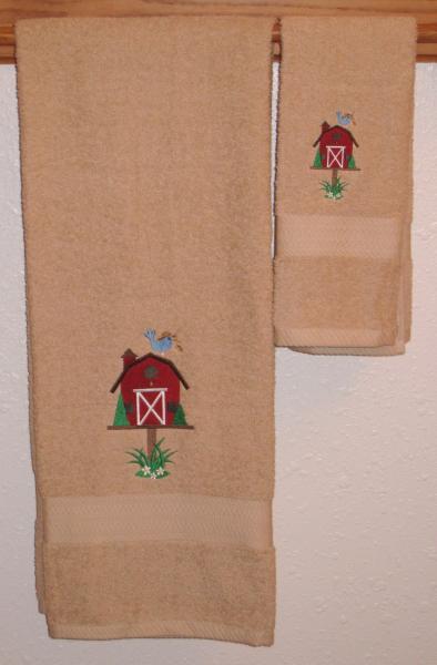 BIRDHOUSE BARN Bath and Hand Towel Set picture