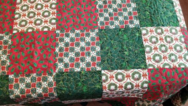 POINTSETTIA and HOLLY QUILT Christmas for Queen Size Bed Holiday Home Decor or Hunter's Lodge picture