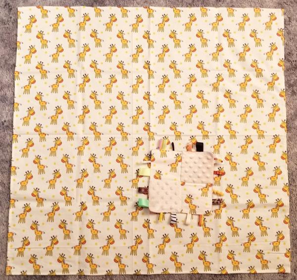 Giraff Receiving Blanket with Matching Ribbon Quilt picture