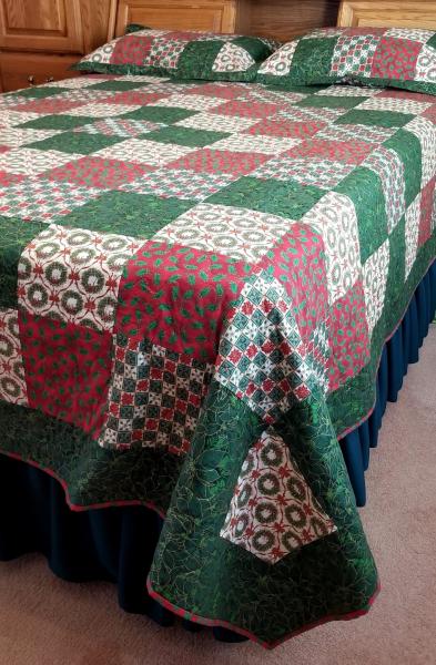 POINTSETTIA and HOLLY QUILT Christmas for Queen Size Bed Holiday Home Decor or Hunter's Lodge picture