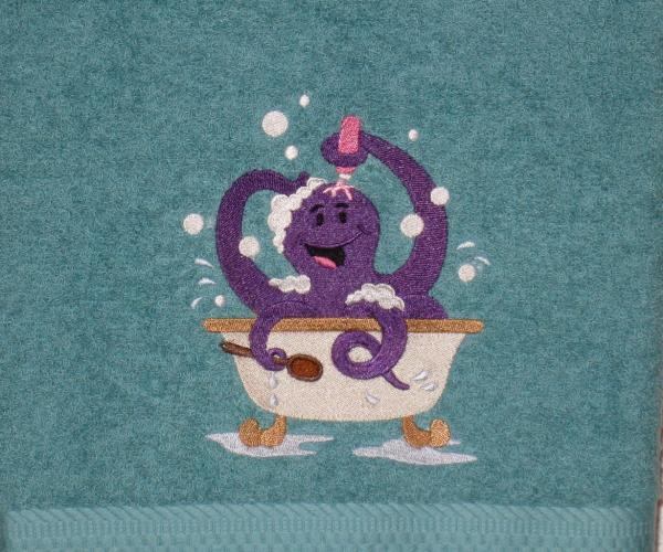 BATHING OCTOPUS Bath Towel - Colorful Octopus in a Bathtub Bath and Hand Towel Set